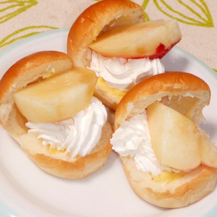 薄皮クリームパンと桃でマリトッツォ風おやつ レシピ 作り方 By ひーじゃーまん 楽天レシピ 薄皮クリームパンと桃でマリトッツォ風おやつ レシピ 作り方 By ひーじゃーまん 楽天レシピ